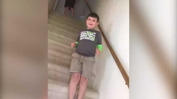 La reacción de un niño cuando se entera de que ha vencido al cáncer (Vídeo)