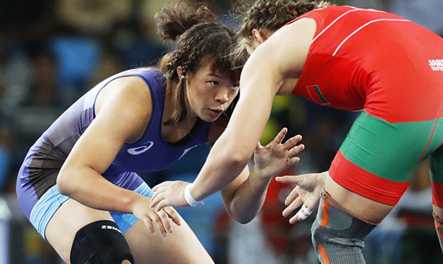 La mejor celebración de una luchadora japonesa tras ganar la medalla de oro