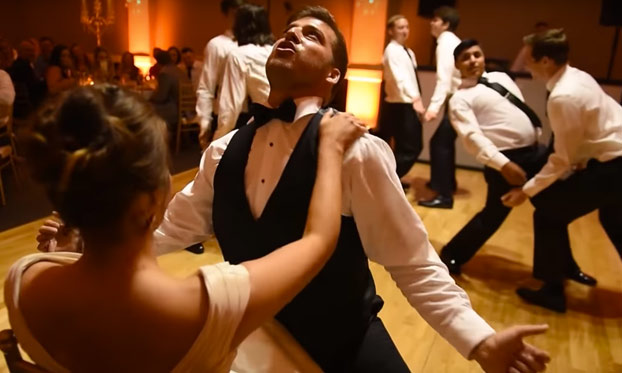 Más de 25 millones de personas ya han visto esta coreografía sorpresa del novio en una boda