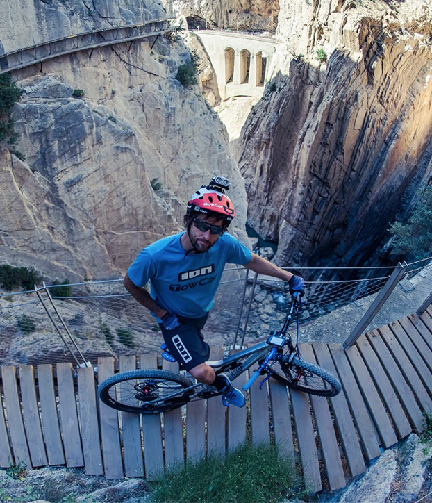 david-cachon-caminito-del-rey-bicicleta-2