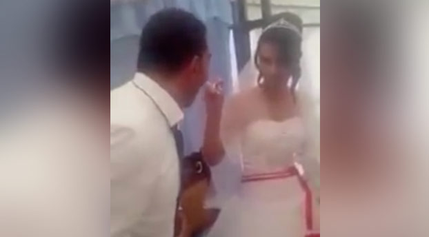 Casados 15 minutos: La novia le hace esta bromita pero él no estaba de humor ese día...