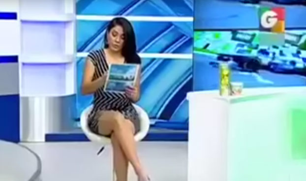 La presentadora deportiva Sara Guerrero cae en directo en la broma de un seguidor del programa