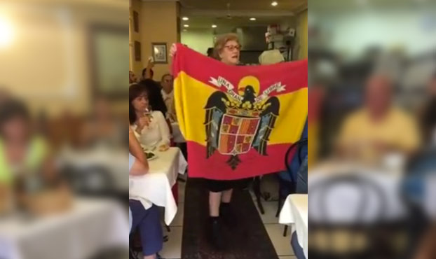 'Casa Olga', el restaurante gallego donde se canta el 'Cara al Sol' mientras se come (Vídeo)