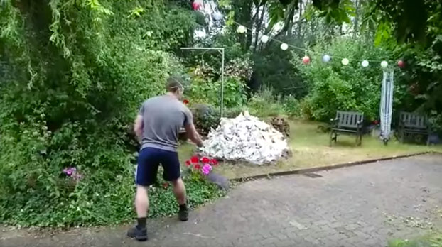 Un hombre causa una potente explosión en su jardín al hacer esta 'genialidad'...