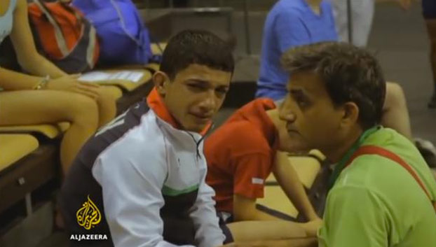 Un luchador iraní rompe a llorar cuando su entrenador le obliga a fingir una lesión para no enfrentarse a un israelí