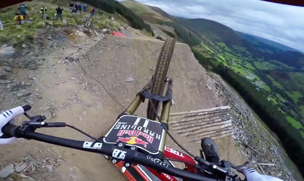 El increíble descenso de Dan Atherton que te dejará sin respiración