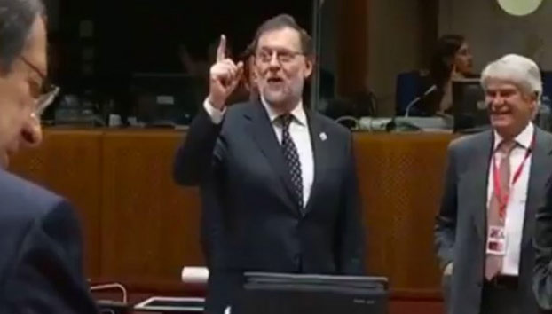Rajoy se lía con el inglés en Bruselas y dice que será investido en una hora (Vídeo)