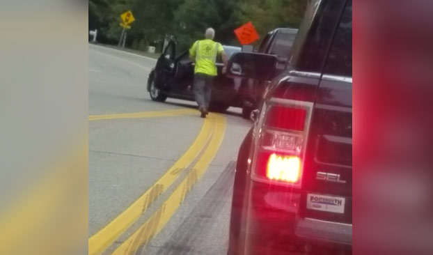 Se vuelve ''todo loco'' al presenciar una pelea en la carretera entre dos conductores