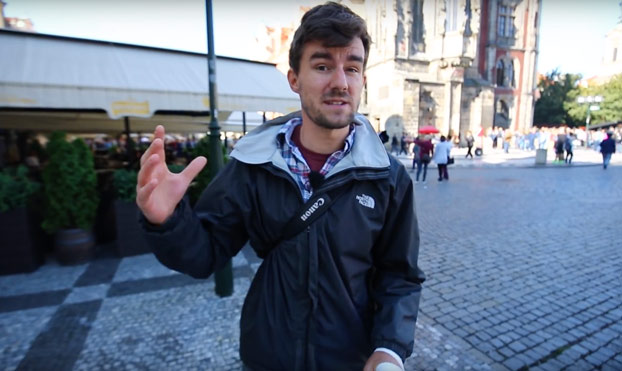 Trampa para turistas en Praga: Este joven salva el dinero de decenas de personas y lo denuncia con este vídeo