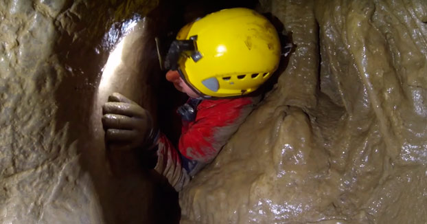 La espeleología no es una actividad para claustrofóbicos