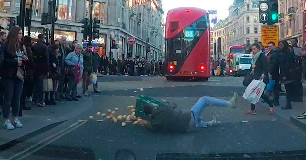 Las prisas nunca son buenas: PATATAS por la calzada en Londres