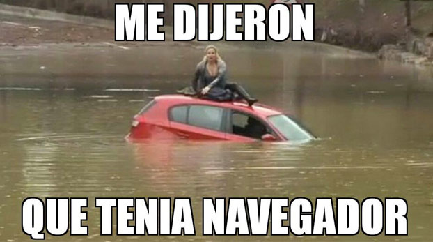 mujer-atrapada-coche-sagunto-memes-8