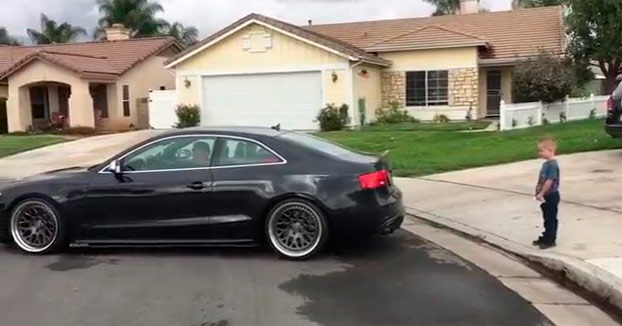 padre-quita-diente-hijo-audi-s5