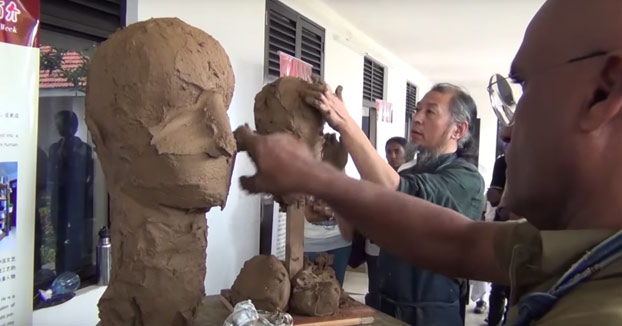 Estos dos hombres se modelan entre ellos y el resultado es una auténtica maravilla