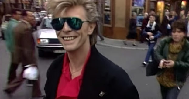 David Bowie en plan callejeros por el centro de Madrid. Año 1987