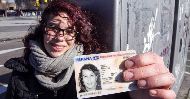 Tiene 19 años, es de Zaragoza y se llama Luz Cuesta Mogollón, como el recibo de la electricidad
