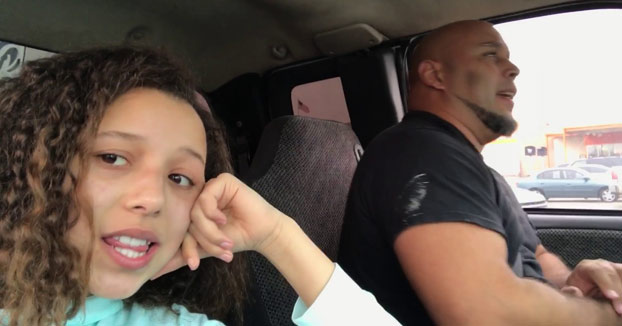 Hija graba a su padre cantando en el coche ''Tennessee Whiskey'' y el resultado es BRUTAL