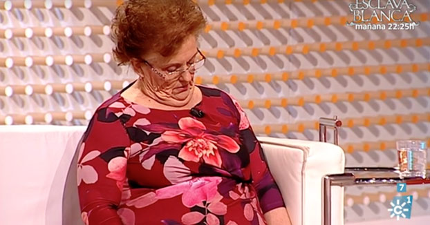 Una señora se queda dormida en directo en el programa de Juan y Medio y le hacen esta broma