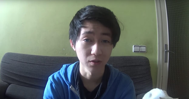 El youtuber que le dio las galletas con pasta al mendigo publica un vídeo con su historia