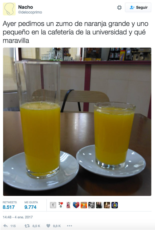 Ayer pedimos un zumo de naranja grande y uno pequeño en la cafetería de la universidad y qué maravilla