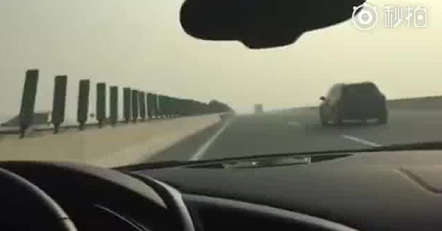 Conduce a 320 km/h con su Audi R8 por la autopista y al final ocurre lo peor