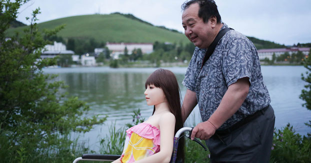 La historia del empresario japonés que dejó a su esposa por una ''muñeca de amor'' de silicona