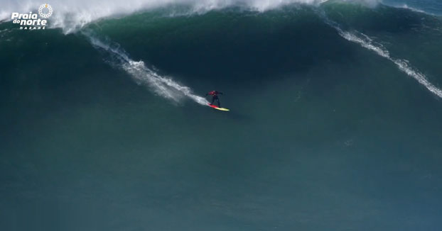 El poder del mar en Praia do Norte, Nazaré (Portugal)