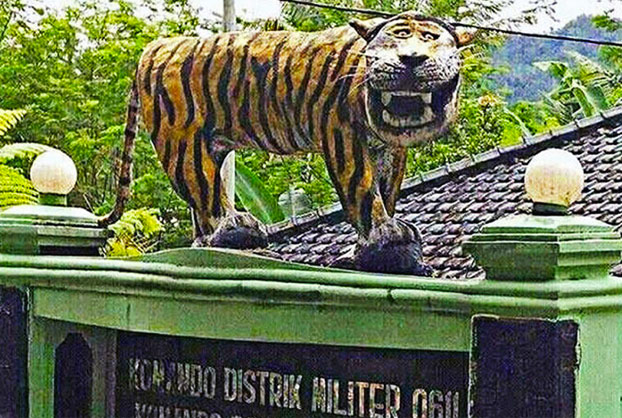 El ejército de Indonesia destruye una estatua porque era tan fea que no dejaban de hacer memes sobre ella