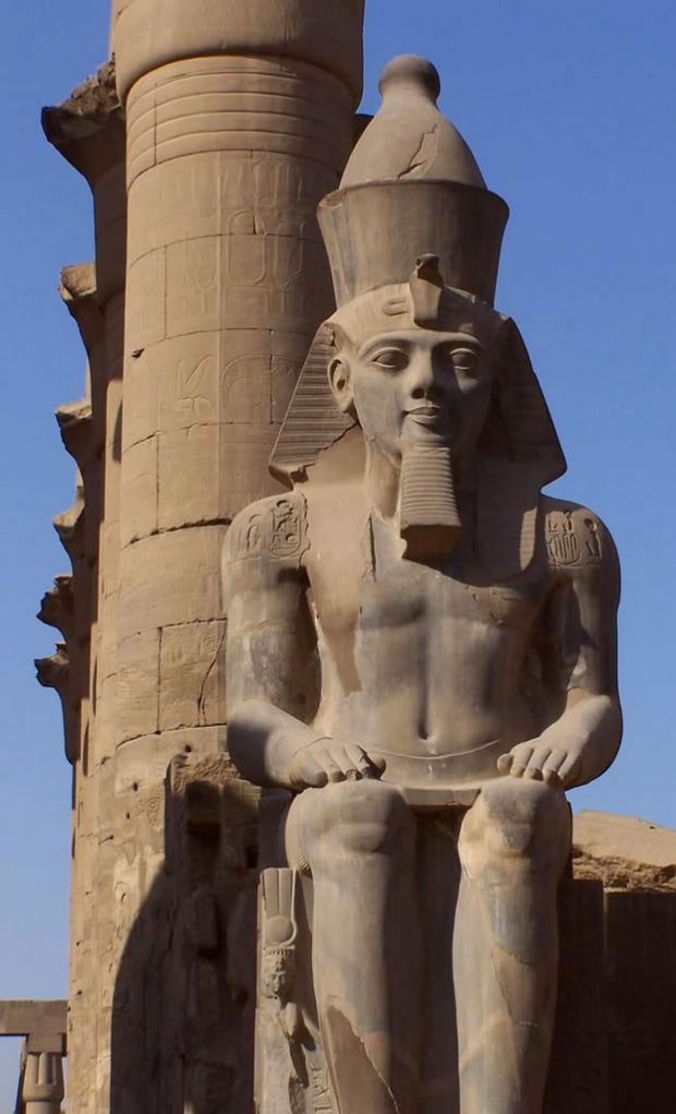 Descubren una importante estatua del faraón Ramsés II de
