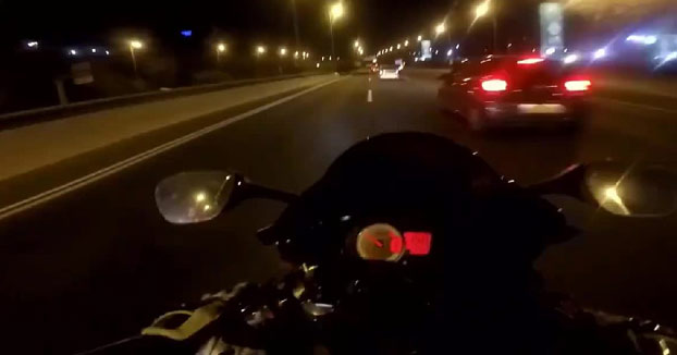 Un motorista ignora a la policía israelí y se escapa a más de 280 km/h