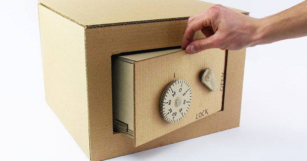 Cómo hacer una caja fuerte y su engranaje de seguridad de cartón