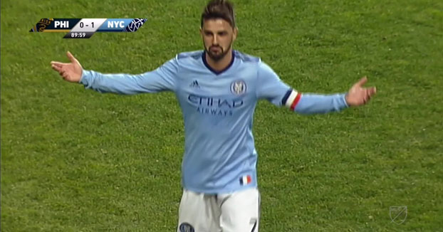 David Villa marca este golazo desde mitad del campo con el New York City