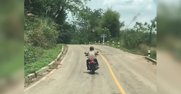 Los peligros de viajar en moto por Tailandia
