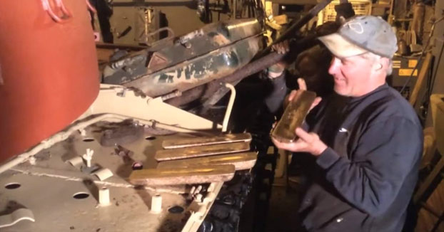 Compra un tanque en eBay y se encuentra 2,3 millones de euros en lingotes de oro