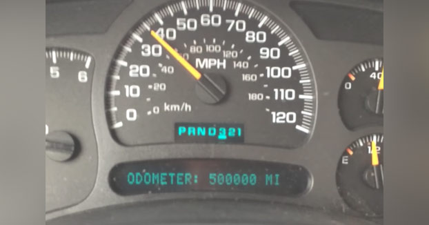 Celebrando que su coche ha llegado a las 500.000 millas