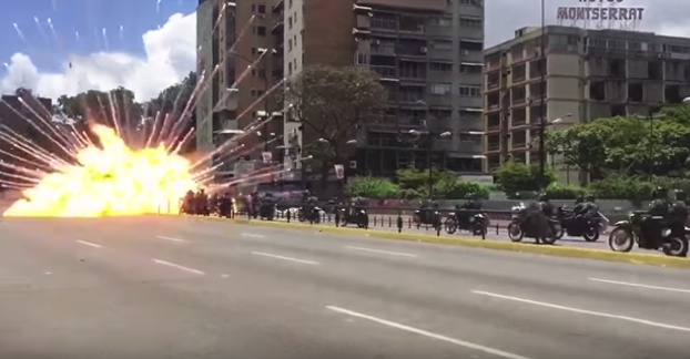 bomba policias moto venezuela