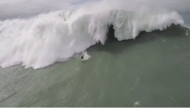 ola gigante nazare traga surfista Pedro Vianna