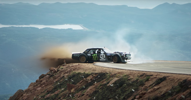 Climbkana: Ken Block subiendo a Pikes Peak con su Mustang de 1965 con 1.400 CV