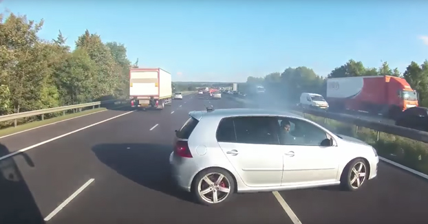 La suerte se le cruzó en la carretera