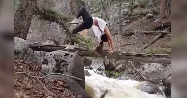 No hay nada como empezar el día haciendo un poco de yoga en la naturaleza