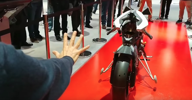 MOTOROiD, la moto con Inteligencia Artificial de Yamaha