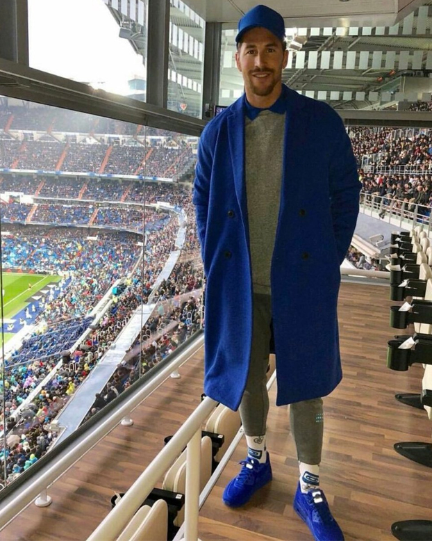 Cachondeo en Twitter con el look de Sergio Ramos en el palco del Bernabéu