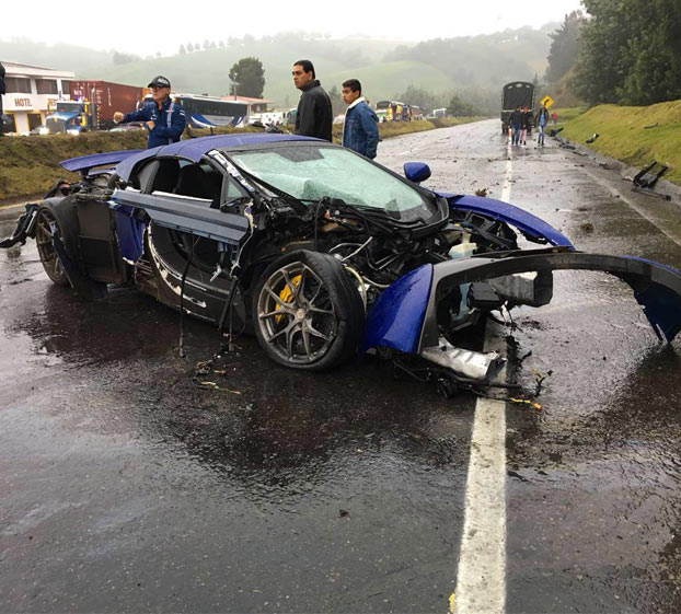 Cumple 18 años, le regalan un Mercedes Benz AMG GTS y lo estrella horas después en una carrera de coches de lujo