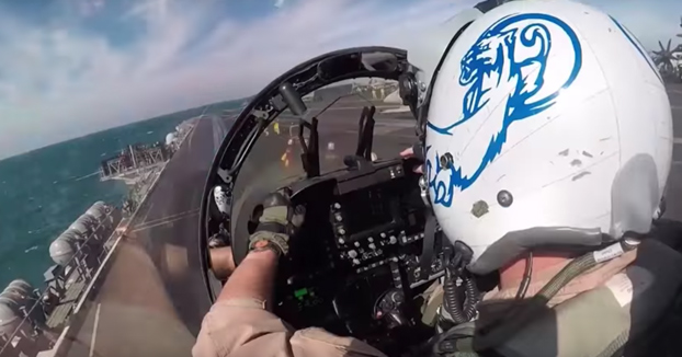 Despegue desde un portaaviones en primera persona