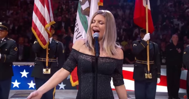 Críticas y burlas por la interpretación de Fergie del himno de Estados Unidos