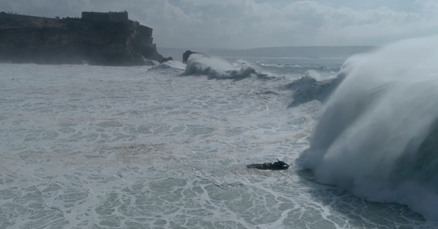 Doble problema en Nazaré, Portugal. Secuencia grabada desde un drone