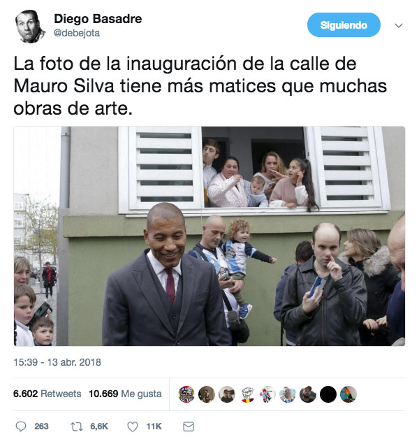 La foto de la inauguración de la calle de Mauro Silva tiene más matices que muchas obras de arte