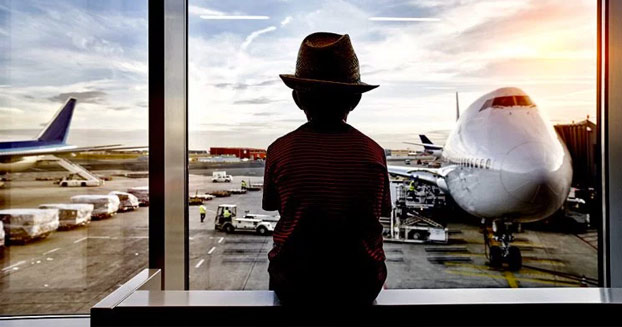 Un niño de 12 años discute con su madre, le roba la tarjeta, vuela a Bali y pasa cuatro noches en un hotel de lujo