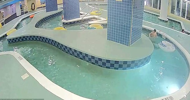 Un niño de 12 años se queda atrapado 9 minutos bajo el agua en una piscina de un resort [Vídeo]