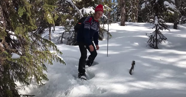 Iban de ruta por el monte cuando vieron un hoyo en la nieve